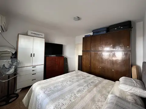 EN VENTA - CASA 2 DOMITORIOS, PATIO Y TERRAZA - BARRIO AZUÉNAGA