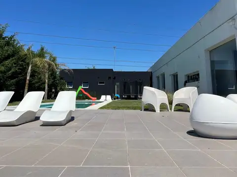 Casa en Alquiler en Villanueva, USD 10.000