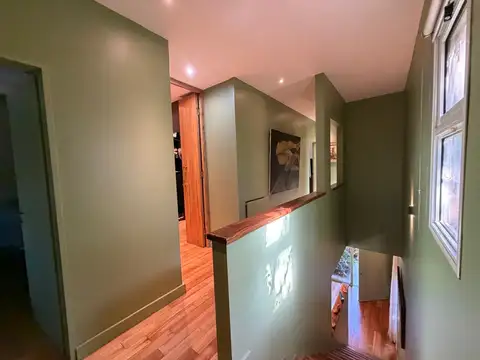 Casa 6 ambientes con 4 baños