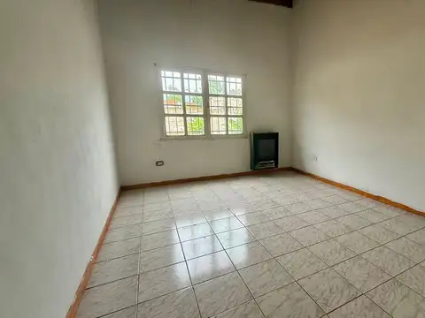 CASA 3 DORMITORIOS + LOCAL