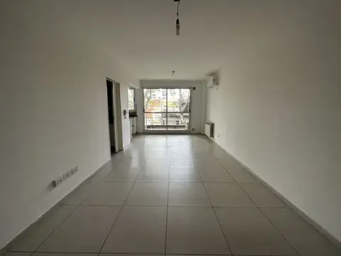 Departamento en Alquiler en Parque Chas, $ 650.000