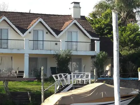 VENTA casa con vistas y salida al Río