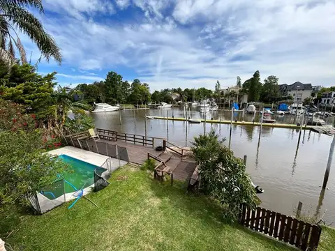VENTA casa con vistas y salida al Río