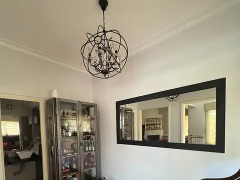 Casa 6 ambientes con 4 baños