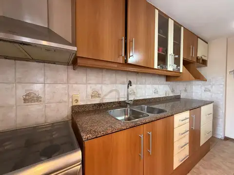 Departamento 5 ambientes con 2 baños