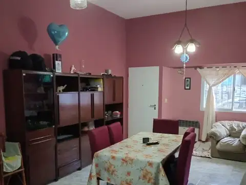Casa 4 ambientes con 1 baño