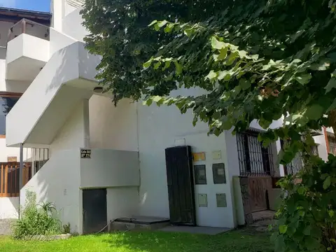 Casa 6 ambientes con 3 baños