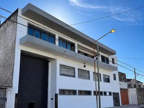 Galpón - Depósito de 1100 m2 en Lomas del Mirador - ALQUILER