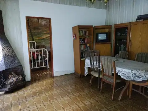Depto Tipo Casa 5 ambientes con 2 baños