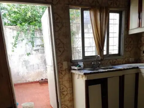 Depto Tipo Casa en Venta en Ramos Mejia, USD 85.000