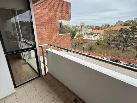 Av Poeta Lugones  44