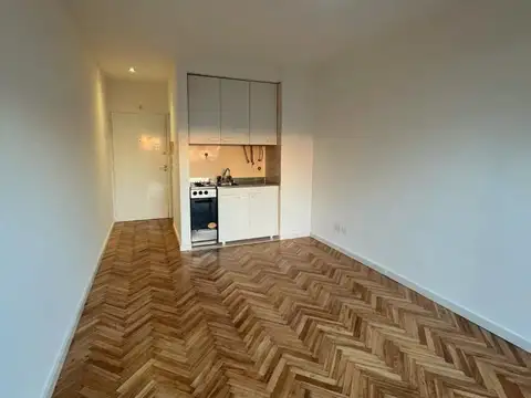 1 AMB. AL FRENTE CON BALCÓN S/AVDA. DEL LIBERTADOR!