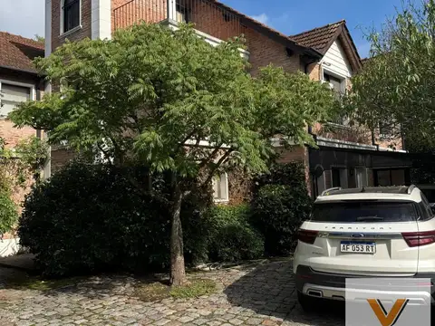 Casa en venta - 6 Dormitorios 6 Baños - San Miguel