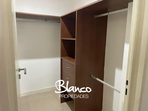 Departamento en Alquiler con 1 cocheras