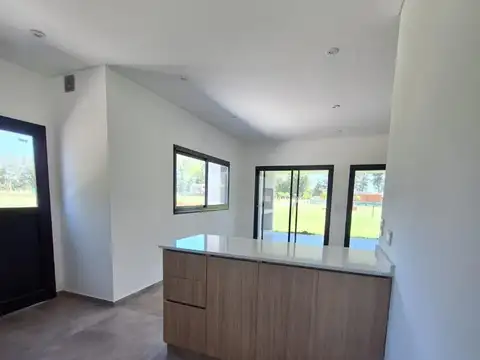 Casa en Venta con 4 cocheras
