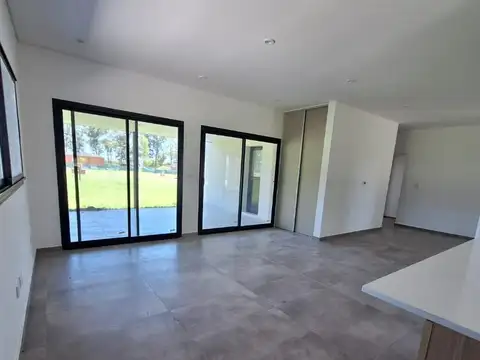 Casa 4 ambientes con 3 baños