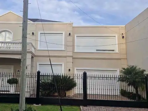 El Pajaro Carpintero 2100