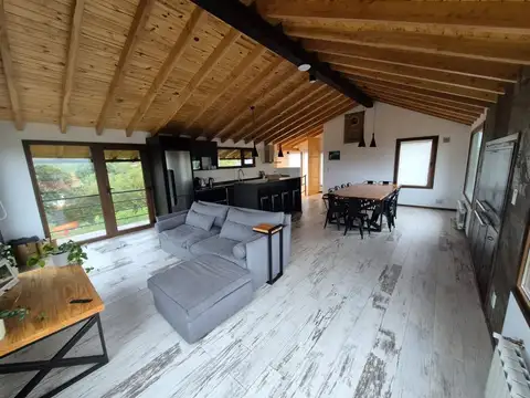 Casa 5 ambientes con 2 baños