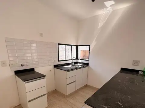 Depto Tipo Casa en Venta con 2 cocheras