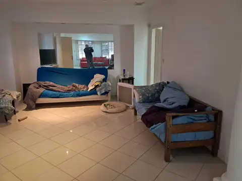 Casa 6 ambientes con 4 baños