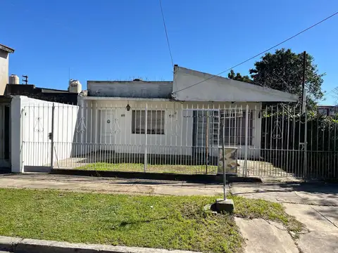 OPORTUNIDAD PROPIEDAD A RECICLAR EN LOTE DE 10X34 ITUZAINGO NORTE !!!!