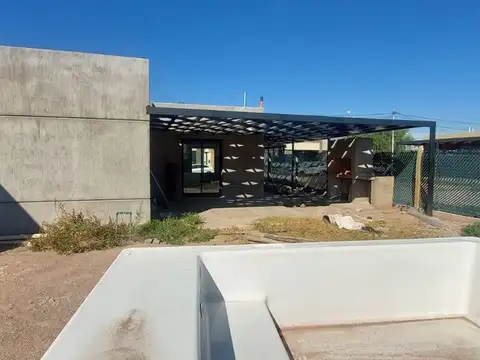 Casa 3 ambientes con 2 baños