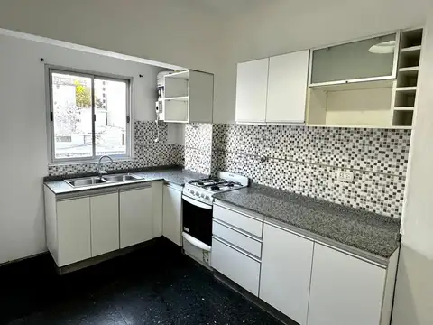 Avenida Hipólito Yrigoyen 4900