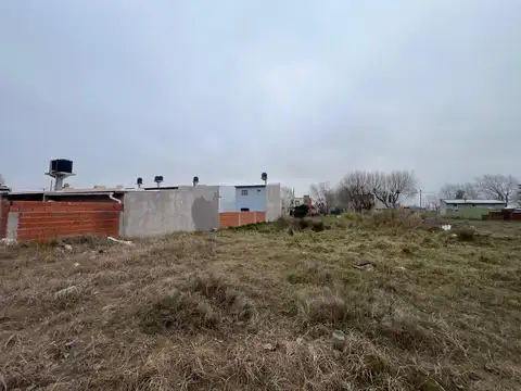 8 e/ 66 y 67, Mar del Tuyú (160812)