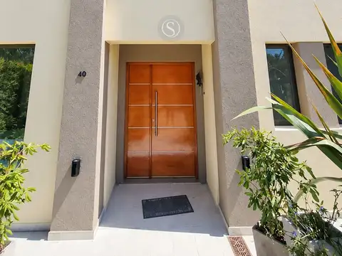 Casa en Alquiler de 4 dormitorios