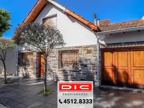 Casa chalet 4 ambientes - Villa Adelina