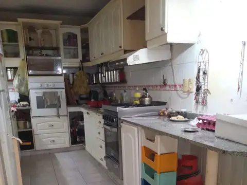 Casa 6 ambientes con 3 baños