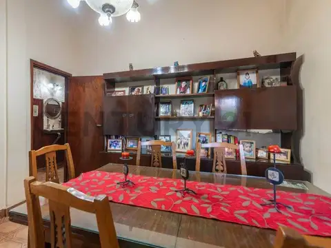 Casa 5 ambientes con 2 baños