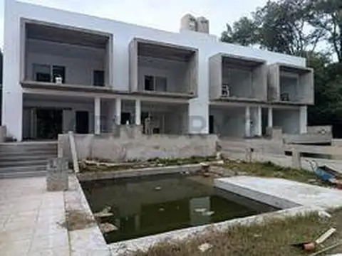 Dúplex  a Estrenar en la Avenida Arana entre 19 bis y 20, Villa Elisa.