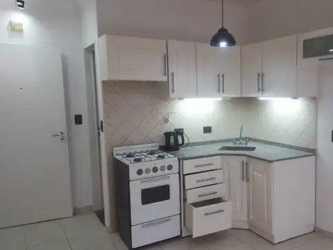 Mtro. A. D´Elia 890 , Piso 7