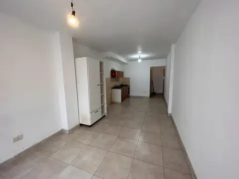Amplio 1 amb con Patio. Excelente ubicación! 