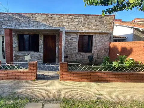 Casa americana 3 ambientes venta Moron apto credito