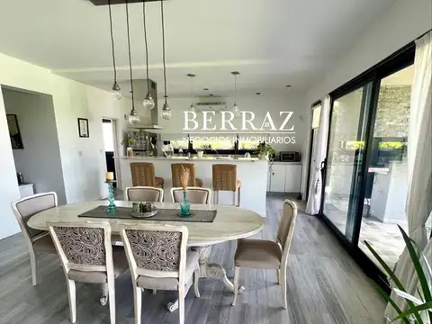 Casa en Venta con 6 cocheras