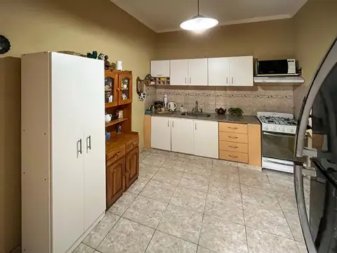 VENTA - Casa de 2 dormitorios, con patio y parrillero - Barrio Parque Casado, Rosario.