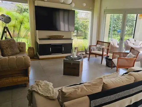 Casa en Venta en Los Pinares, USD 580.000