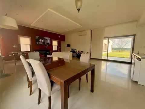 Casa 7 ambientes con 2 baños