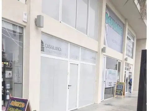 Local en alquiler y venta North Coral Plaza