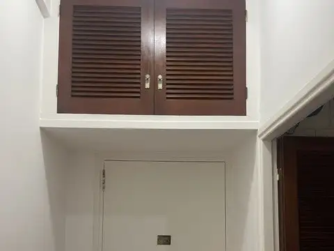 ¡Oportunidad! Monoambiente al Frente, Impecable, a 1 Cuadra de Av. Rivadavia