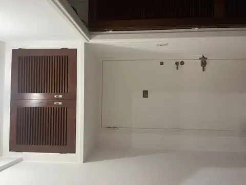 ¡Oportunidad! Monoambiente al Frente, Impecable, a 1 Cuadra de Av. Rivadavia