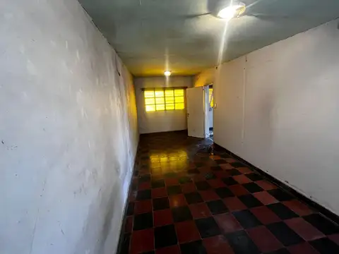 Casa 4 ambientes con 1 baño