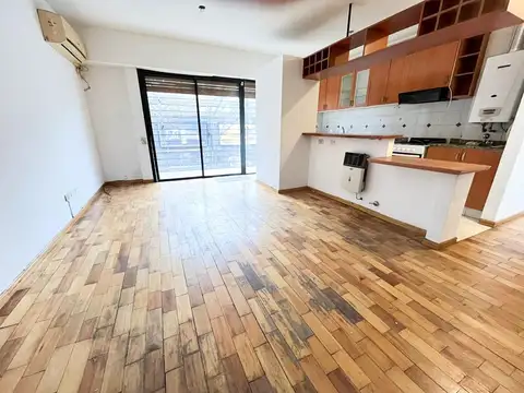Alquiler depto 2 dormitorios Piso exclusivo al frente con balcón - Bario República de la Sexta