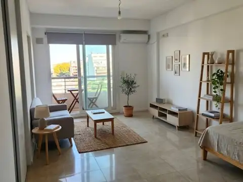 Alquiler Monoambiente con balcón V. Urquiza R