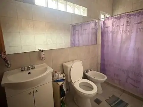 VENTA DE 2 CASAS PH - BARRIO SUROESTE