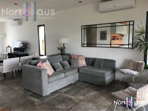 Casa en Vila Marina I