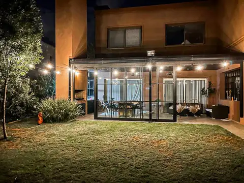 Casa en venta de 4 dormitorios en Barrio Cerrado Aguadas, Funes