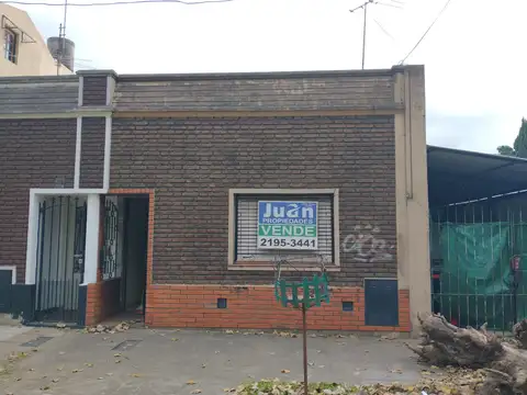 Casa de dos dormitorios, parque al fondo, excelente ubicacion.